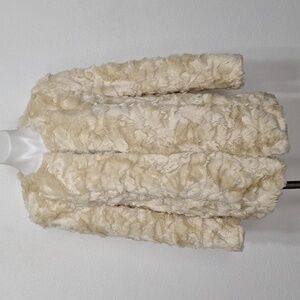 Express Cream Quiet Luxury Faux Fur Coquette Elegant Glam Coat W/Pockets Size M